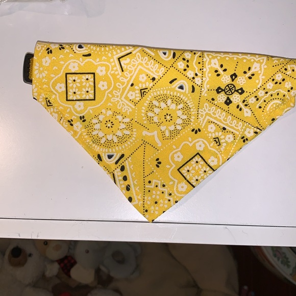 Yellow dog or cat bandana collar - Picture 4 of 7